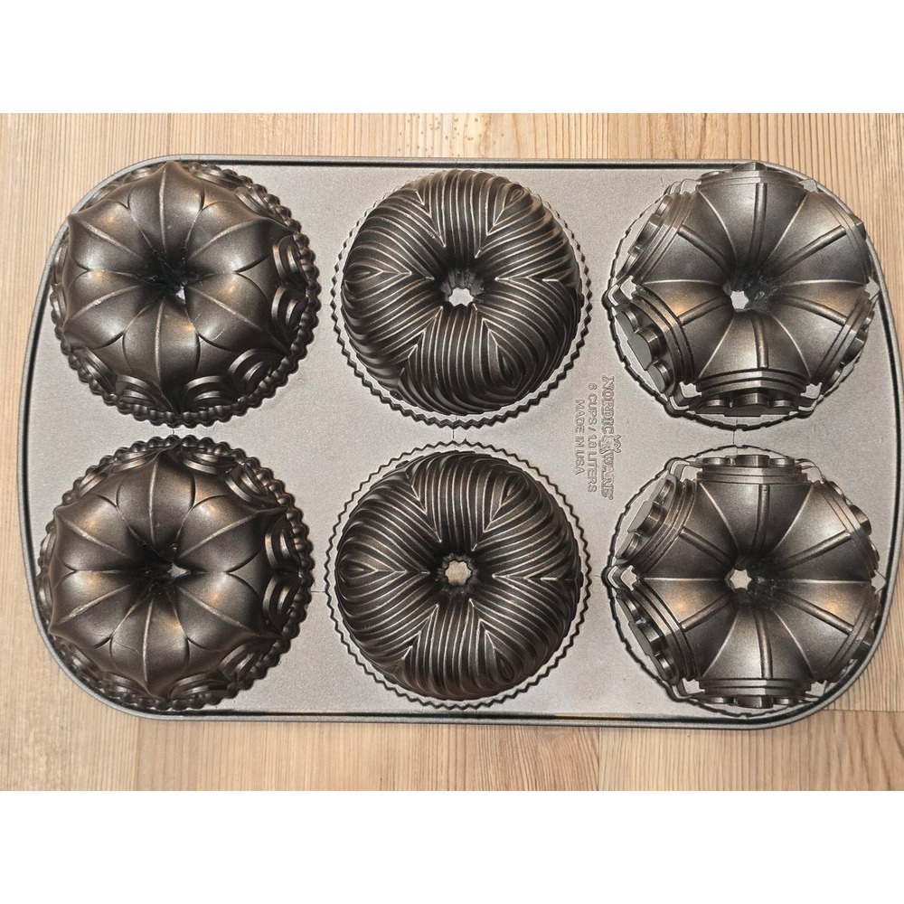 Nordic Ware Cast Aluminum 6 Cup Mini Bundt Cake Pan Fleur de Lis Kugelhopf Gray